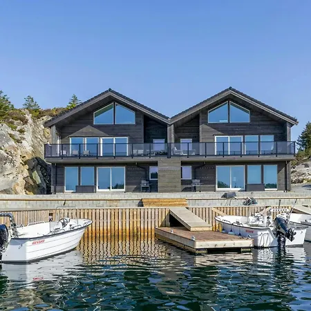 Fisherman's With Sea Views At Kalvaneset Ferienhaus *