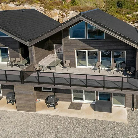 Fisherman's With Sea Views At Kalvaneset Ferienhaus *