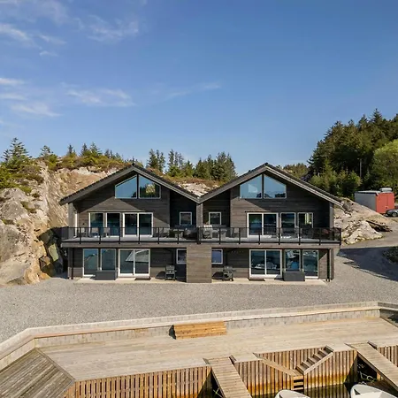 Fisherman's With Sea Views At Kalvaneset *