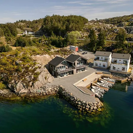 Fisherman's With Sea Views At Kalvaneset