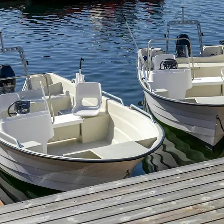 Fisherman's With Sea Views At Kalvaneset Steinvik