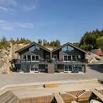 Fisherman's With Sea Views At Kalvaneset *